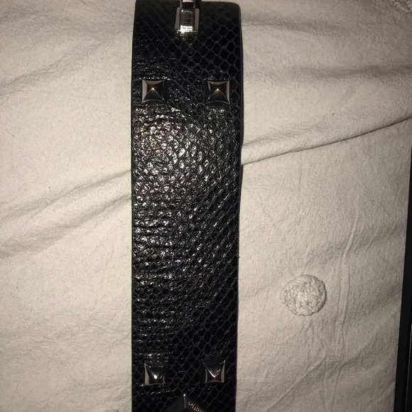 Vince Camuto Snake print leather cuff - Picture 2 of 7